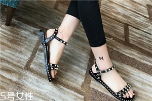 凉鞋上的黑印怎么去掉?这样就能轻松去除,鞋子上的黑印怎么去掉