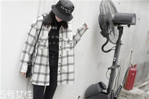 衬衫里面要不要穿t恤,衬衫里面可以穿短袖吗