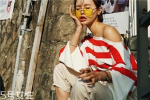 条纹t恤搭配什么外套,红色条纹衬衫搭配