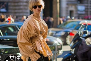 灯笼袖衬衫怎么搭配外套,灯笼袖衬衫怎么搭配好看 灯笼袖衬衫怎么搭配外套,灯笼袖衬衫怎么搭配好看