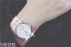 二手阿玛尼满天星手表能卖多少钱,阿玛尼满天星手表哪里产的