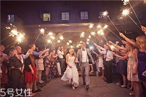 结婚穿什么鞋子最合适,结婚鞋子 结婚穿什么鞋子最合适,结婚鞋子