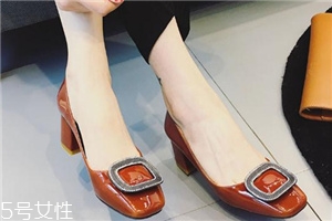 腿粗腿短适合穿什么鞋子,小腿粗短穿什么鞋子好看 腿粗腿短适合穿什么鞋子,小腿粗短穿什么鞋子好看