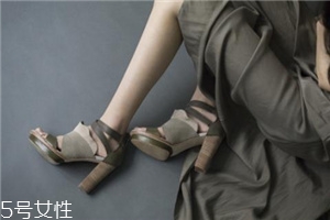 高跟鞋鞋跟皮蹭破了怎么办,高跟鞋头踢坏了怎么办