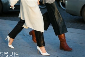 高跟鞋的跟歪了怎么办,高跟鞋鞋跟歪的怎么回事