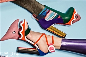 高跟鞋鞋跟断了怎么办?,高跟鞋鞋跟断了怎么修 高跟鞋鞋跟断了怎么办?,高跟鞋鞋跟断了怎么修