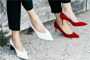 高跟鞋太大了怎么办?四大妙招解决鞋码偏大,高跟鞋 大了怎么办