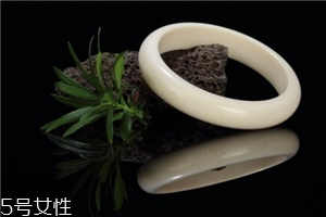 戴象牙镯子注意什么,戴象牙镯子对身体有什么好处