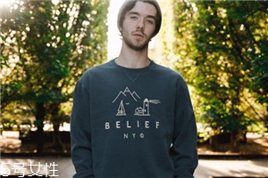 圆领卫衣内搭什么衣服,女式圆领卫衣