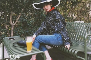 牛仔裤28码臀围是多少号的,牛仔裤28码臀围多大