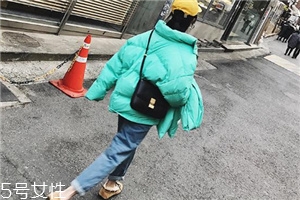 牛仔脱浆了什么意思,未脱浆牛仔裤跟脱浆的区别