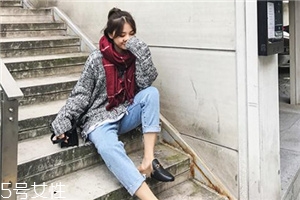 加绒的牛仔裤要买大一码吗,牛仔裤要买大一码吗