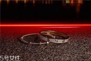 卡地亚手镯会有划痕吗戴久了,卡地亚手镯会不会有划痕