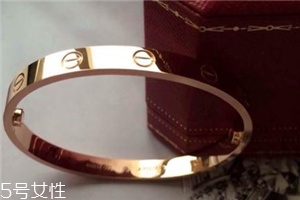 卡地亚的手镯回收多少钱,卡地亚镯子多少钱