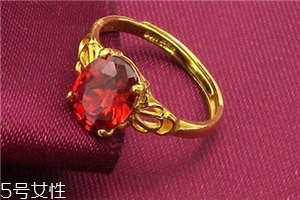 石榴石戒指值钱吗,石榴石戒指的价格