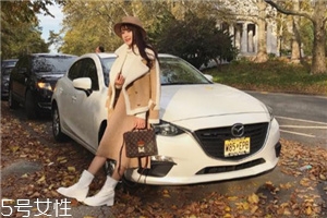 羊羔绒外套配什么鞋子好看,羊羔绒外套配什么鞋子合适 羊羔绒外套配什么鞋子好看,羊羔绒外套配什么鞋子合适