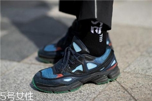 运动鞋能撑大吗,运动鞋可以撑大吗