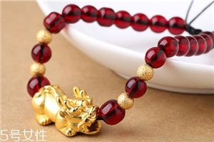 石榴石手链可以洗澡洗手吗,红石榴手链可以带着洗澡吗