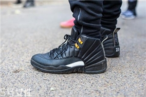 运动鞋发霉了怎么洗掉?霉斑清理要及时,运动鞋发霉了怎么洗掉霉斑 运动鞋发霉了怎么洗掉?霉斑清理要及时,运动鞋发霉了怎么洗掉霉斑