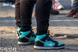 运动鞋搭什么袜子比较好,运动鞋穿什么袜子好看 运动鞋搭什么袜子比较好,运动鞋穿什么袜子好看