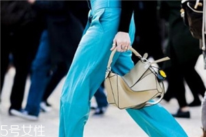 loewe和lv哪个档次高西班牙罗意威,lv和loewe哪个值得买