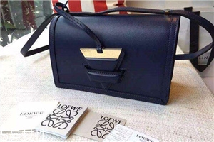 loewe在哪儿买便宜和bv哪个档次高,loewe在哪儿买便宜