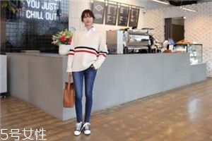 牛仔裤搭配什么毛衣好看,牛仔衣配毛衣好看吗 牛仔裤搭配什么毛衣好看,牛仔衣配毛衣好看吗