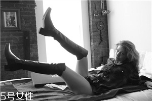 长靴配什么衣服好看显高,穿高帮靴子怎么搭配 长靴配什么衣服好看显高,穿高帮靴子怎么搭配