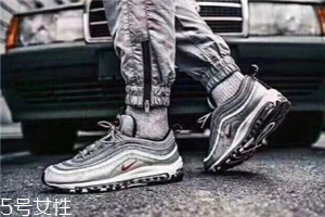 运动鞋可以干洗吗,运动鞋能洗吗? 运动鞋可以干洗吗,运动鞋能洗吗?