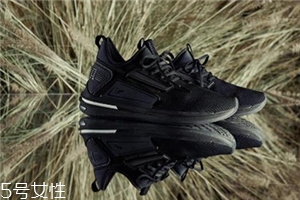 洗好的运动鞋可以用洗衣机甩干吗,运动鞋可以用洗衣机甩干吗?