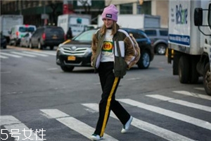 校服裤搭配什么鞋子,校服裤搭配什么鞋子好看 校服裤搭配什么鞋子,校服裤搭配什么鞋子好看