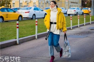 阔腿裤冬天怎么搭配上衣和鞋子图片,白色阔腿裤冬天怎么搭配