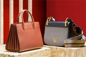 过年背什么颜色的包好,冬天背什么包包好看