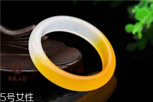 黄龙玉手镯一般价格是多少,10万黄龙玉手镯图片及价格 黄龙玉手镯一般价格是多少,10万黄龙玉手镯图片及价格