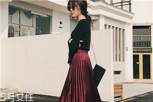 百褶裙什么颜色好看?,百褶裙哪个颜色最百搭