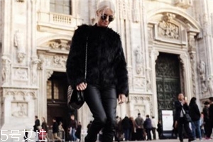 黑色皮草怎么搭配好看图片,小款黑色皮草怎么搭配