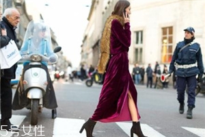 皮草披肩怎么搭配好看,皮草披肩怎么搭配衣服图片