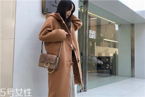 大衣上的霉点怎么去除小窍门,大衣上有霉点怎么洗掉