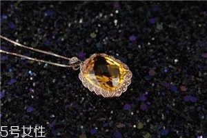 黄水晶可以碰水吗?,黄水晶能用水清洗吗