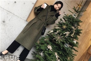 羊毛大衣和羽绒服哪个保暖,貂皮大衣和羽绒服哪个保暖