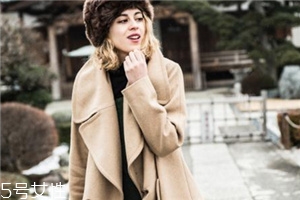 今年大衣流行什么颜色款式,冬天大衣什么颜色好看