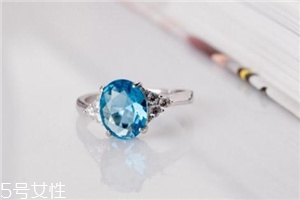 海蓝宝是宝石吗,海蓝宝属于水晶还是宝石