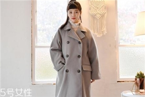 双排扣大衣怎么搭配男士,双排扣大衣怎么搭配图