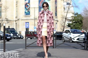 长款大衣搭配什么鞋子好看,长款大衣配什么裤子好看