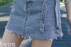 牛仔裙配什么颜色丝袜好看,牛仔裙配什么颜色的打底袜