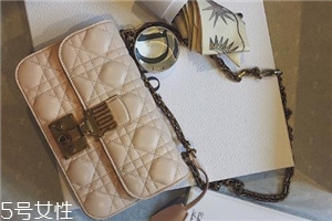 迪奥包包怎么样,迪奥包包怎么样?款款都是经典