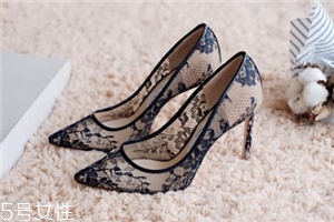 jimmychoo要贴鞋底吗,jimmy choo的鞋子需要贴底吗 jimmychoo要贴鞋底吗,jimmy choo的鞋子需要贴底吗