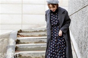 深灰色大衣怎么搭配图片,灰色毛呢大衣内搭什么颜色好看