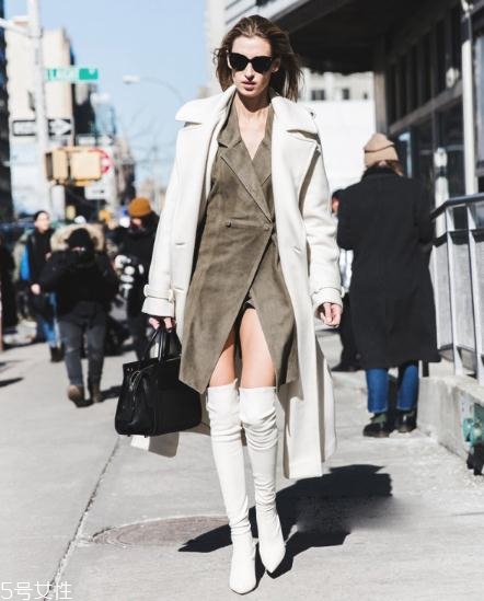黑色过膝长靴怎么搭配,过膝长靴搭配什么衣服好看