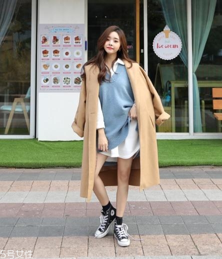 长款羊绒大衣搭配什么鞋子好看,卡其色大衣配什么鞋子好看女